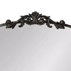 Espejo de pared con marco de metal arqueado y estante, 33 x 26 pulgadas