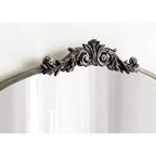 Espejo de pared con marco de metal arqueado y estante, 33 x 26 pulgadas
